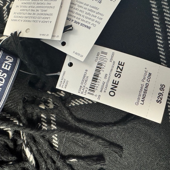 Lands' End Black Plaid Scarf NWT - Picture 7 of 7